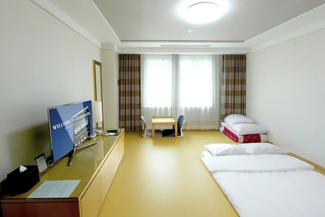 Ondol, Traditional, Futon Bed، The Grand Hotel Daegu 3/8