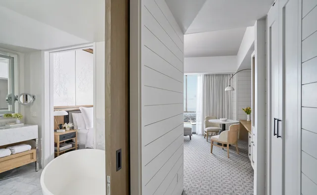 غرفة بريميير بسرير كينج بإطلالة على النهر، Four Seasons Hotel New Orleans 4/4