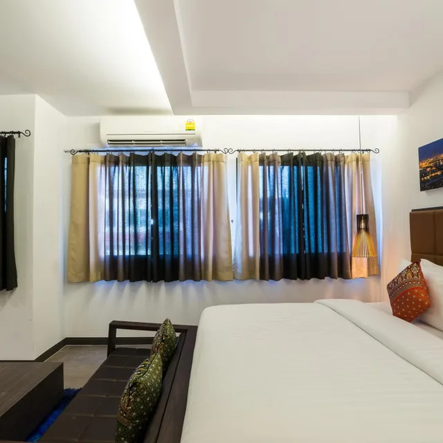 جناح، Aim House Bangkok 7/10