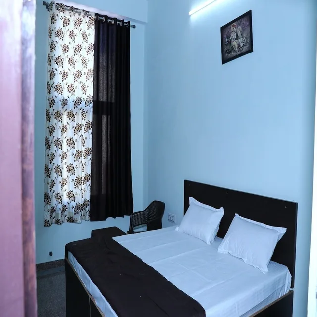 Oyo 7880 Hotel Navrang، Kota 9/28
