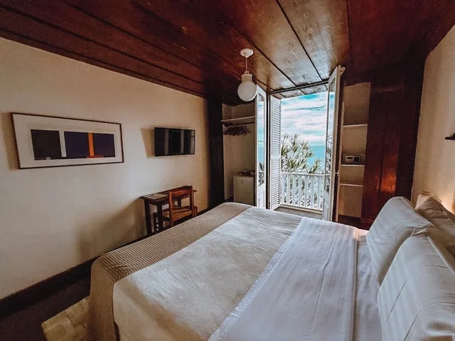 Regina, Suite, Queen Bed، Cliffside Guest House Experience 1/8