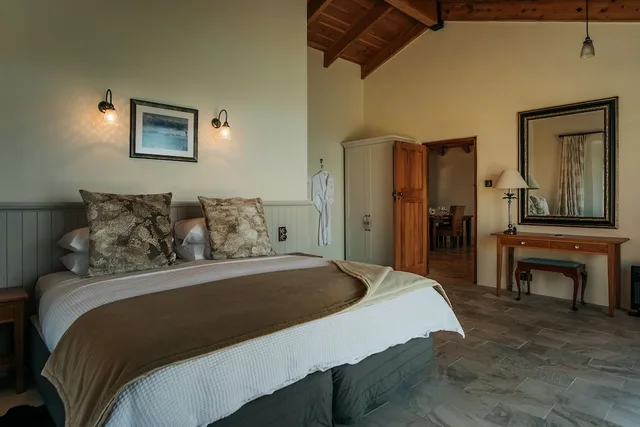 2 Bedrooms, Villa, Twin Beds, Lake and Kitchen، Mt Cook Lakeside Retreat 2/4