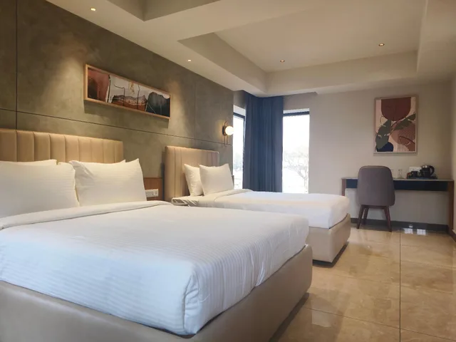 Family, Queen Bed, Olive Hotel Le Opera by Embassy Group 1/1