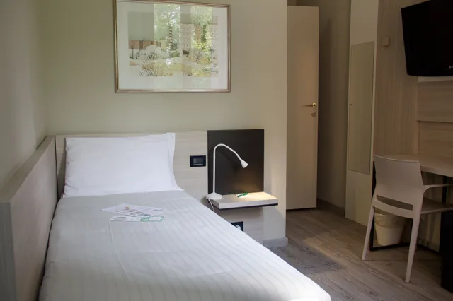 غرفة مفردة، Hotel Gran Torino 12/18