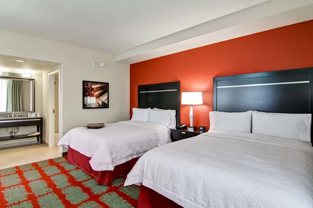جناح استوديو بسريرين كوين، Hampton Inn Suites Cincinnati Downtown 1/4