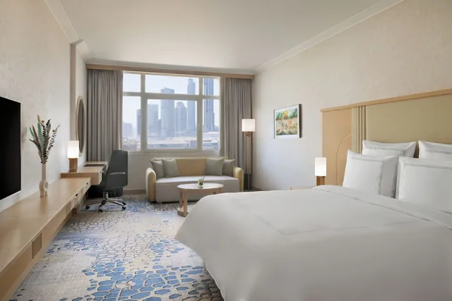 Swiss, Premium, King Bed، Swissotel Al Murooj Dubai 2/10