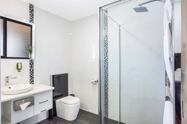 غرفة قياسية بسرير كوين وسريرين منفصلين، Comfort Inn May Park 5/5