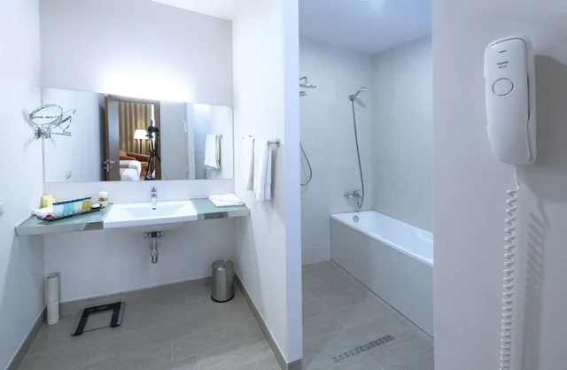 غرفة سوبيريور بسرير كينج، Ani Grand Hotel Yerevan 6/6