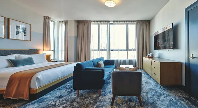 غرفة جونيور بسرير كينج، Clayton Hotel and Members Club 2/10