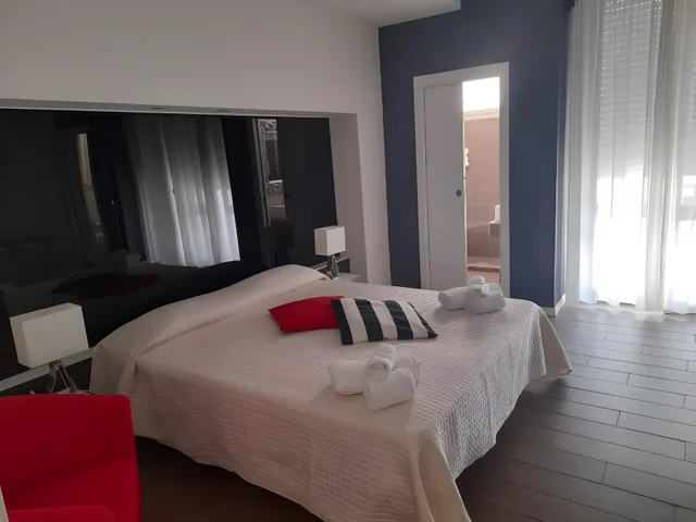 غرفة مفردة بسرير مزدوج، Hotel Royal Plaza 1/2