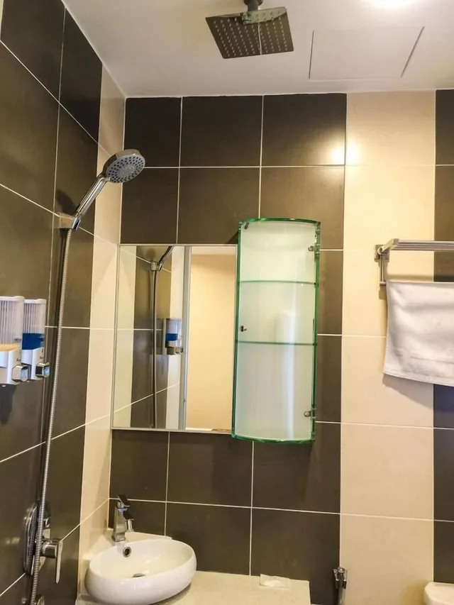غرفة بريميير ثلاثية بسرير كينج وسرير فردي، Louis Hotel 3/3