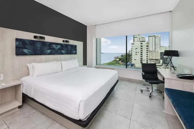 جناح بسرير كينج بغرفتي نوم، DoubleTree by Hilton Guayaquil 1/1