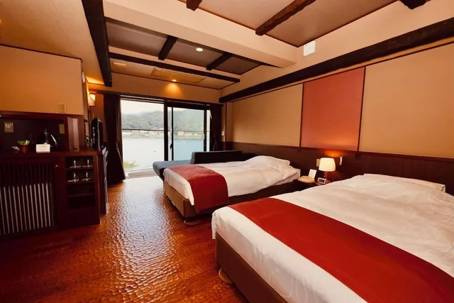 Japanese Western, East, Comfort, Futon Bed, Twin Beds, Lake View, Outdoor Bath, Sofa, East Wing، Fuji Lake Hotel 2/5