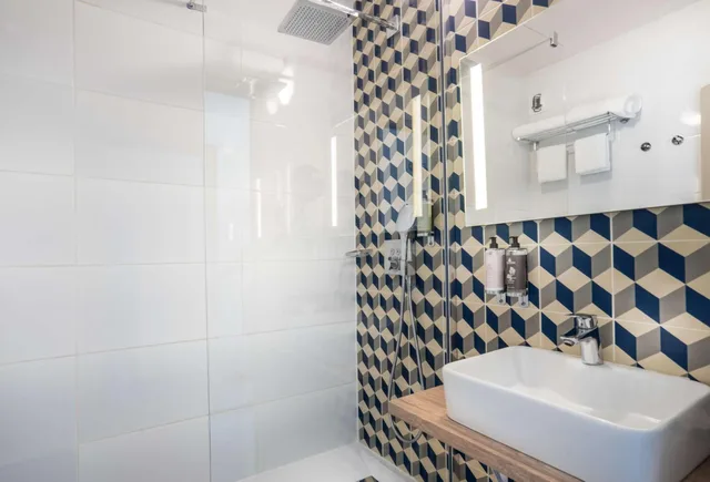Standard, Multiple Beds, Sea View، Best Western Plus Hotel Canet-Plage 3/4
