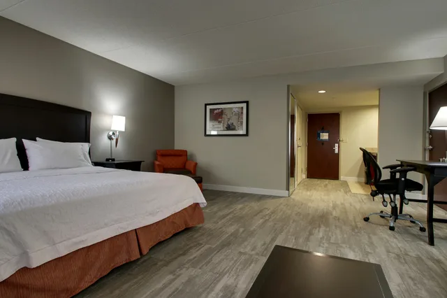 استوديو بسرير كينج لذوي الإعاقة، Hampton Inn Suites Spartanburg I 26 Westgate Mall 1/3
