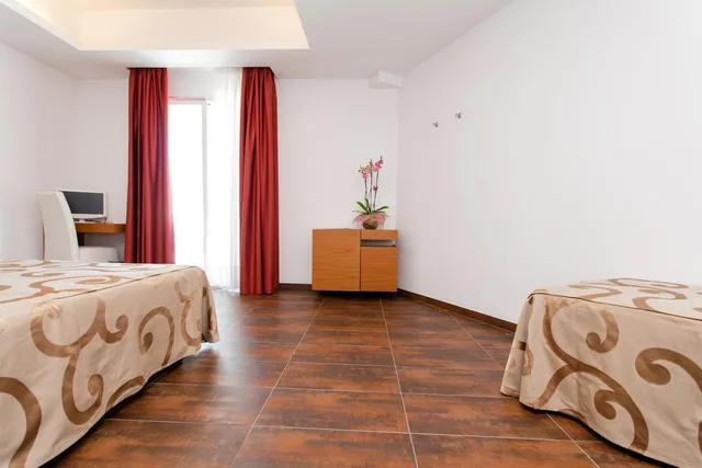 Room, Triple, Sciali Hotel 9/10