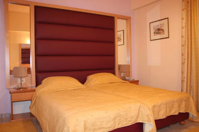 غرفة بسرير مزدوج أو سريرين منفصلين، Frini Hotel 3/4