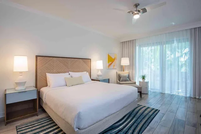 غرفة بسرير كينج لذوي الإعاقة، Hawks Cay Resort 2/6