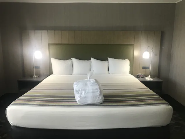 غرفة بسرير كينج، Country Inn & Suites by Radisson, Delta Park North Portland 2/4