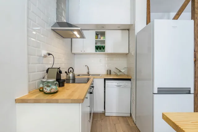 غرفة بسرير مزدوج بشرفة بحمام مشترك، The Color Hostel 7/8