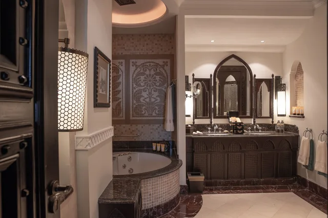 2 Bedrooms, Royal, Suite, 2 King Beds, Jumeirah Mina Al Salam Dubai 5/7