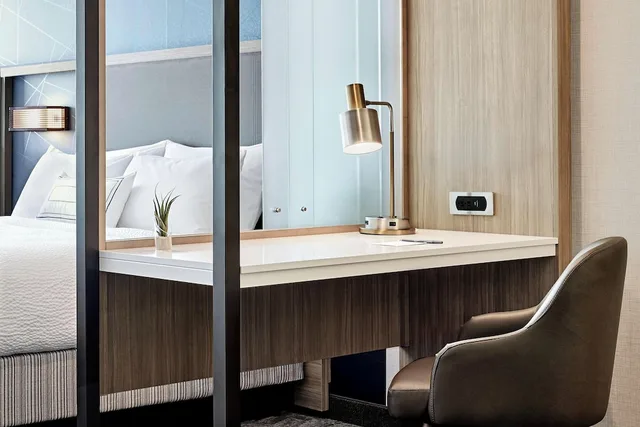 جناح بسريرين كوين مع أريكة، SpringHill Suites by Marriott Eau Claire 8/8