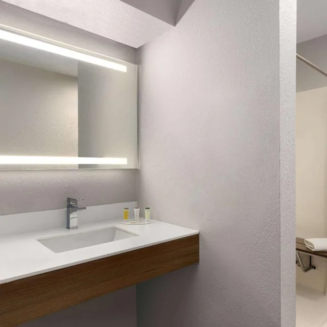 غرفة بسرير كوين لذوي الإعاقة، Microtel Inn & Suites by Wyndham Independence 10/10