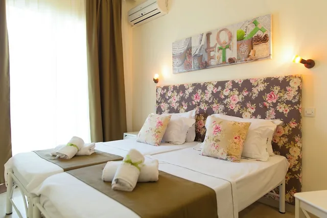 غرفة بسرير مزدوج أو سريرين منفصلين بإطلالة على الجبل، Aurora Beach Hotel 8/10