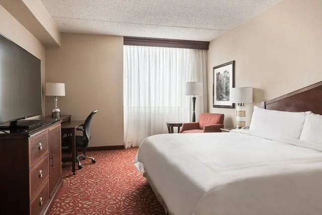 غرفة بسرير كينج، Chicago Marriott Northwest 3/10