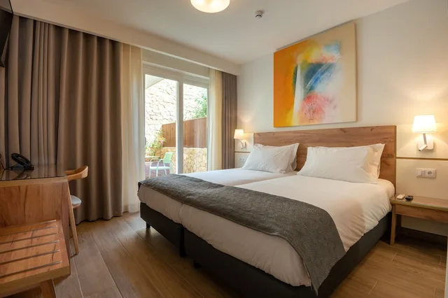 Superior, Apartment, Twin Beds, Pool View, Sofa, Balcony or Terrace, Balcony، Aparthotel Vila Luz 1/5