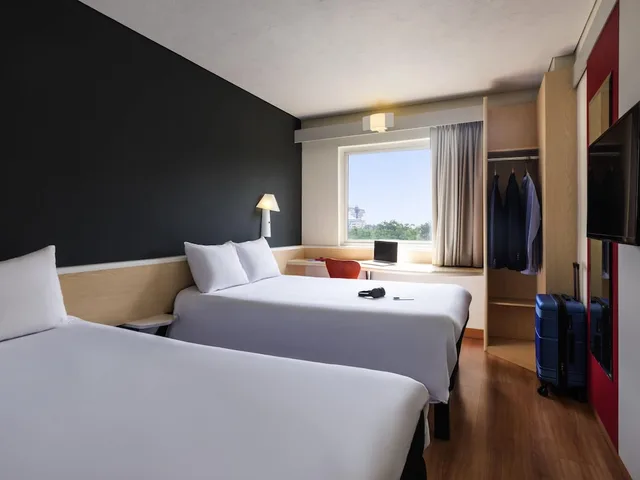 غرفة بسريرين مزدوجين، Ibis Guadalajara Expo 2/6