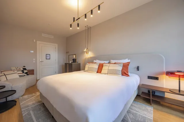 Junior Suite, Queen Bed, Hotel Maison Maastricht Centrum - Handwritten Collection 8/10