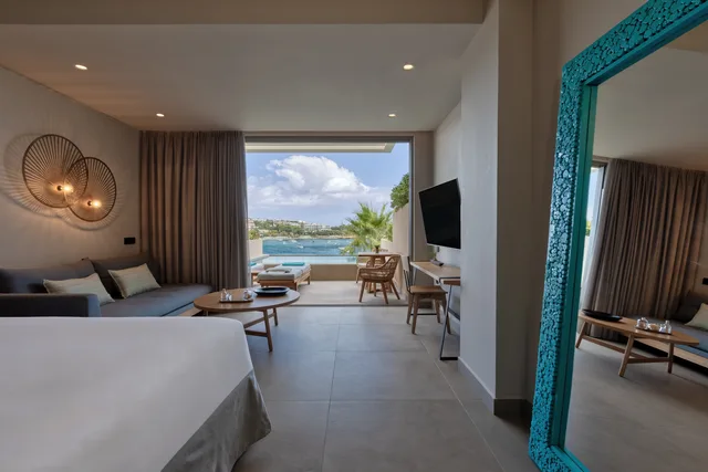 Suite Aquamarine Sea View Plunge Pool، Castello Infinity Suites - Adults Only 7/10