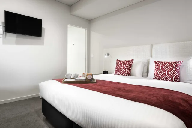 استوديو بسريرين منفصلين وسرير كينج بغرفة نوم واحدة، Ramada by Wyndham VetroBlu Scarborough Beach 1/2
