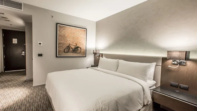 غرفة تقليدية بسرير كينج بإطلالة على المدينة، Four Points By Sheraton Puebla 3/5
