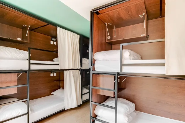 Female Dorm, Female Only, 4 Beds، West Beach Hotel 2/4