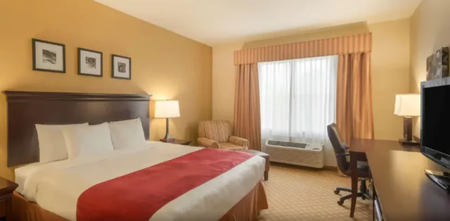 جناح بسرير كينج لذوي الإعاقة، Country Inn & Suites by Radisson, Port Orange-Daytona, FL 1/2