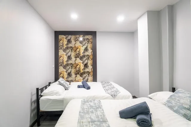 Type A, Deluxe, 2 Queen Beds، Sleep With Me Bangkok - BTS Phra Khanong 3/5