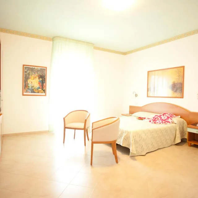 غرفة بسرير مزدوج بشرفة، Oasiclub Hotel 5/10