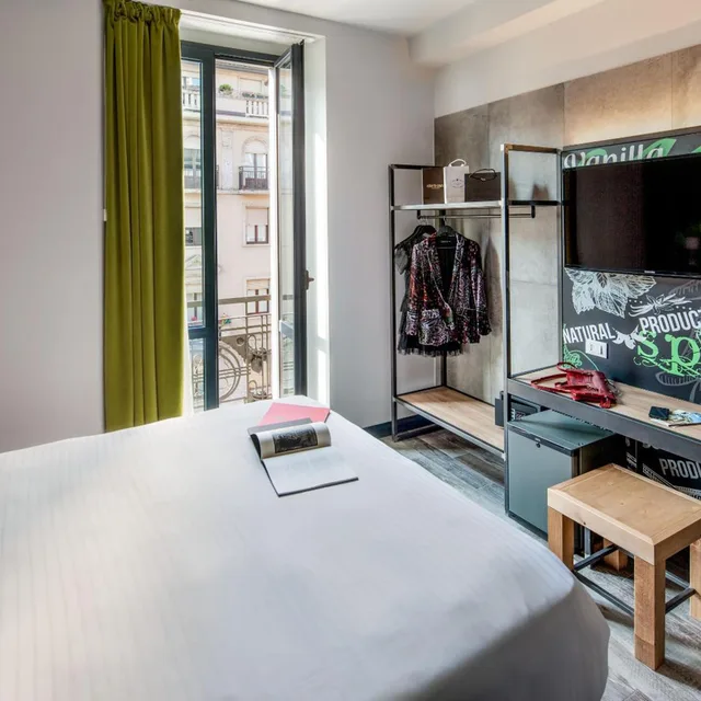 غرفة بسرير كينج بشرفة، Spice Hotel 5/9