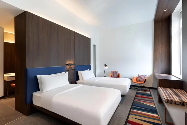 Aloft, Guest Room, Twin Beds، Aloft Al Mina 2/6