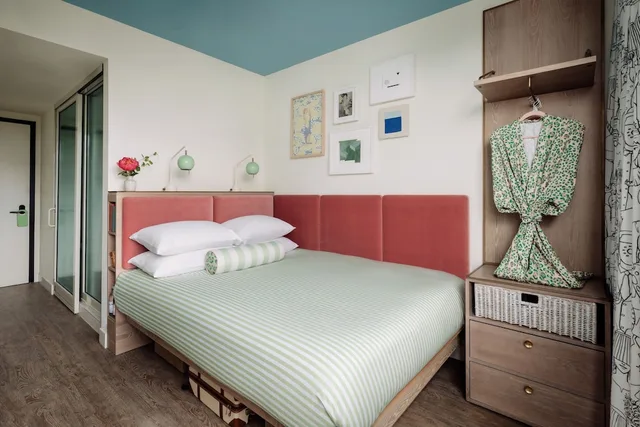 Room, Queen Bed, City View, The Goodtime Hotel 2/7