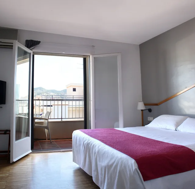 غرفة قياسية بسريرين منفصلين بشرفة، Subur Hotel Sitges 1/9