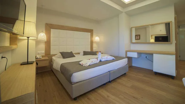 جناح عائلي سوبيريور بسرير كينج بغرفتين مع أريكة، Akron Seascape Resort 2/8