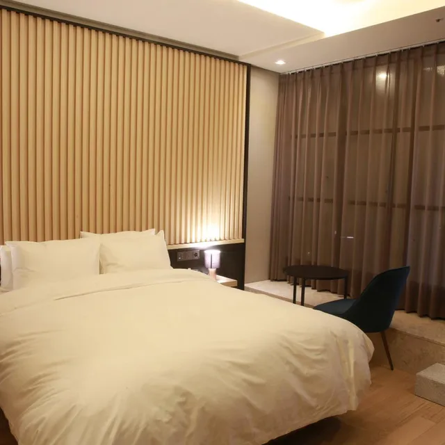 غرفة بسرير مزدوج بحمام خاص، Hotel East9 2/4