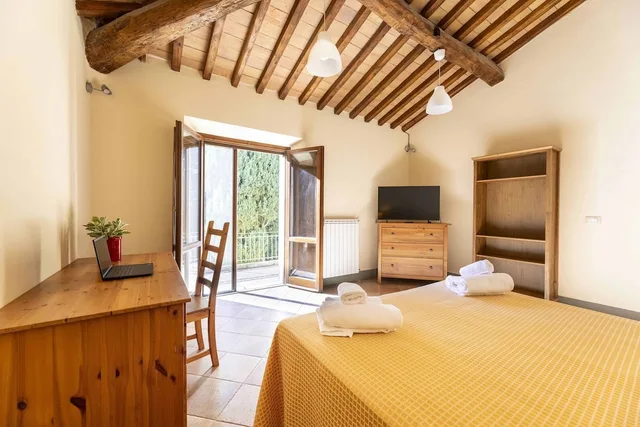Premium, Suite, Queen Bed, Garden View, Sofa, Terrace, Villa Montarioso 3/4