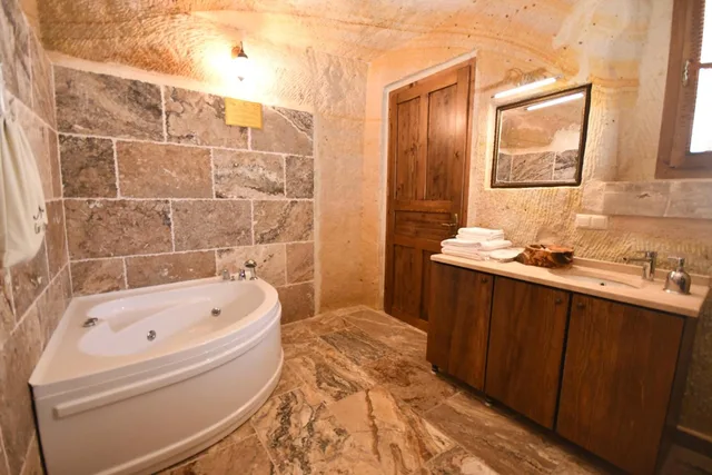 غرفة بسرير مزدوج بجاكوزي، Nostalji Cave Suit Hotel 7/10
