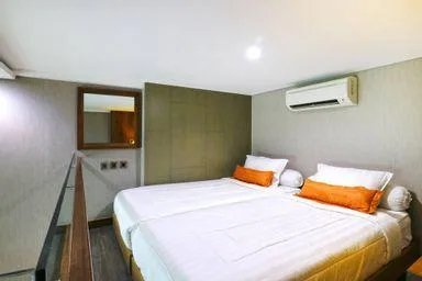 Loft Apartement، The Baile 1/1