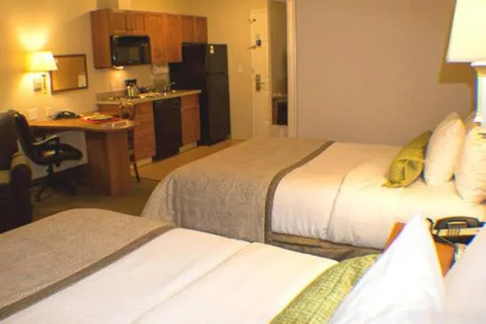 جناح استوديو بسريرين كوين مع أريكة بمطبخ لذوي الإعاقة، Candlewood Suites Jacksonville 1/3