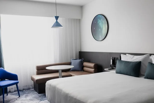Room, King Bed, Quality Hotel Bayside Geelong 1/7